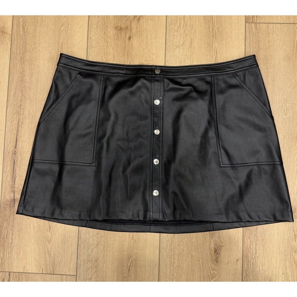 Women’s Plus Size Mini Skirt Black Faux Leather Snap 24w Biker Goth Y2K Punk